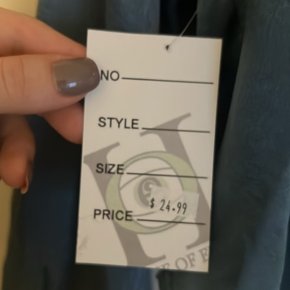 Over the shoulder shirt - Picture 4 of 4